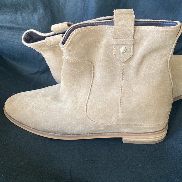 Cole Haan Rayna Women’s flat Ankle Boots Suede w18649 NWOT - Picture 8 of 13